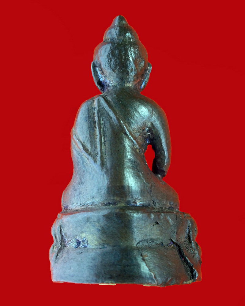 รบกวนเพื่อนๆพี่ๆช่วยดูพระกริ่งองค์นี้ให้หน่อยครับ