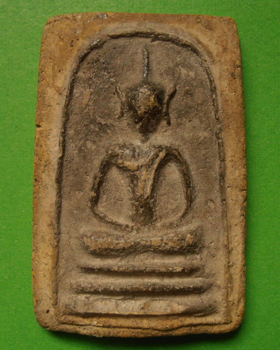 รบกวนผู้รู้ช่วยพิจารณาว่าสมเด็จองค์ี้หลวงพ่ออะไรครับ วัดไหนสร้างครับ