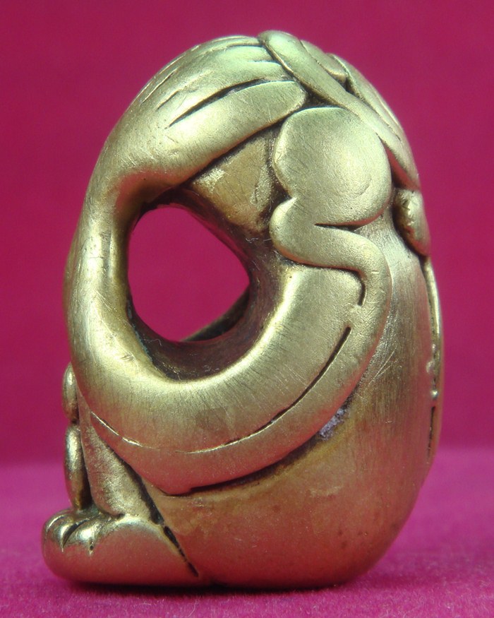 พระปิดตาเนื้อทองเหลือง