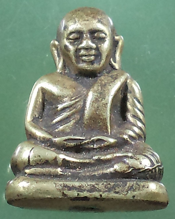 รบกวนดูรูปหล่อหลวงพ่อเงินหน่อยครับ ไม่ถนัด รุ่นอะไร ดีไม่ดีครับ