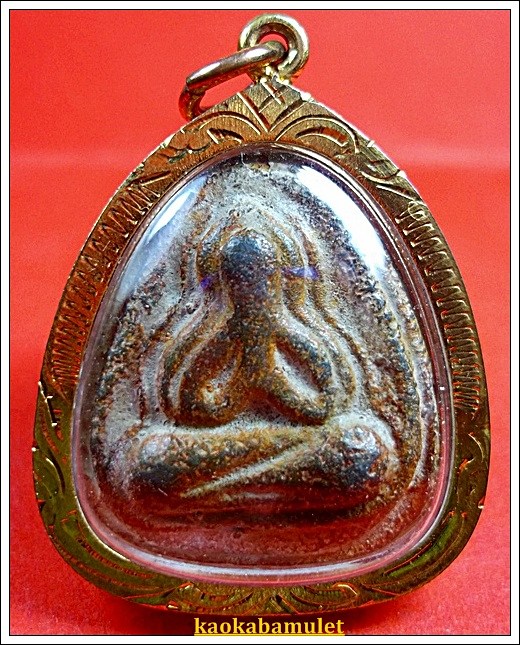 พระปิดตาหลวงปู่จีน วัดท่าลาด ฉะเชิงเทรา พิมพ์กลีบบัวเศียรแหลม