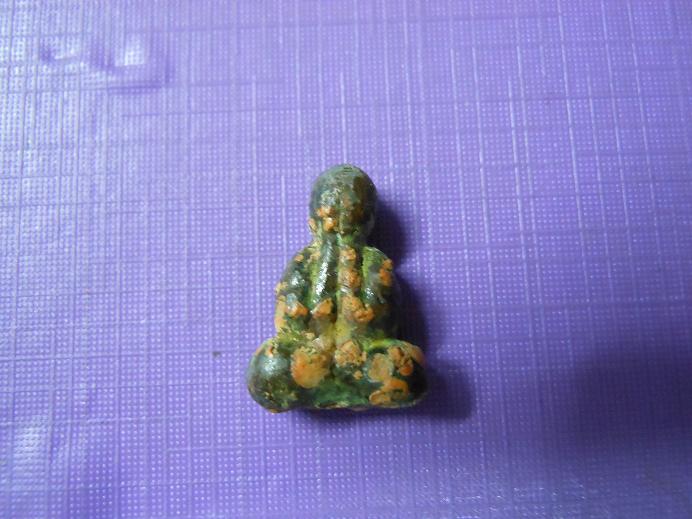 รบกวนช่วยดู ว่าเป็นพระ ของหลวงพ่อท่านไหน หรอครับ พี่พี่