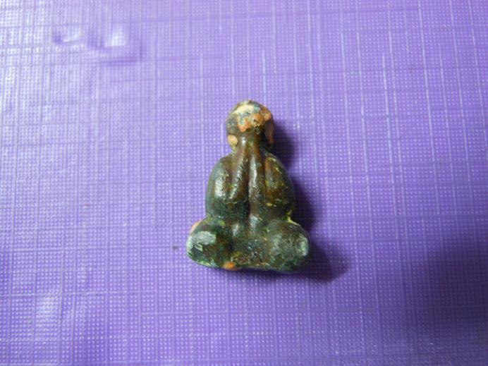 รบกวนช่วยดู ว่าเป็นพระ ของหลวงพ่อท่านไหน หรอครับ พี่พี่