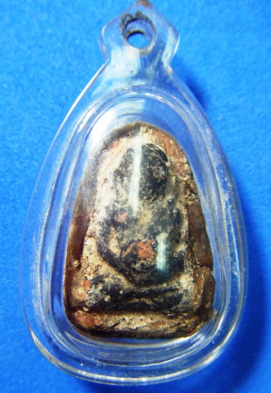 น่าจะเป็นพระอะไรครับ