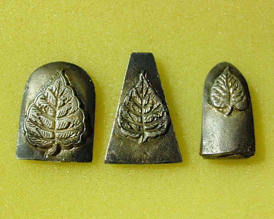 พระเนื้อเงินไม่ทราบรุ่น ไม่ทราบเกจิย์ รบกวนด้วยครับ