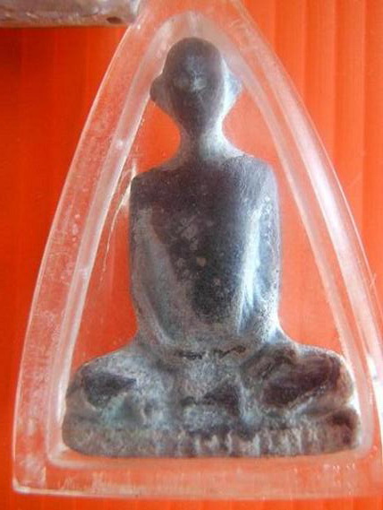 รูปหล่อ หลวงพ่อเดิม เนื้อตะกั่ว แท้ไหมครับ รบกวน พี่พีื ครับ