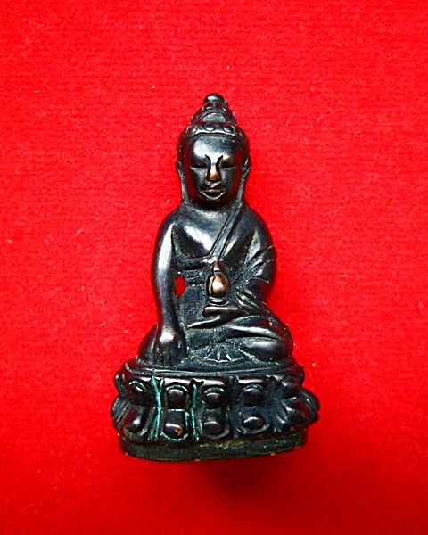 รบกวนผู้รู้ช่วยทีครับว่าเป็นพระกริ่งที่ไหนครับ 