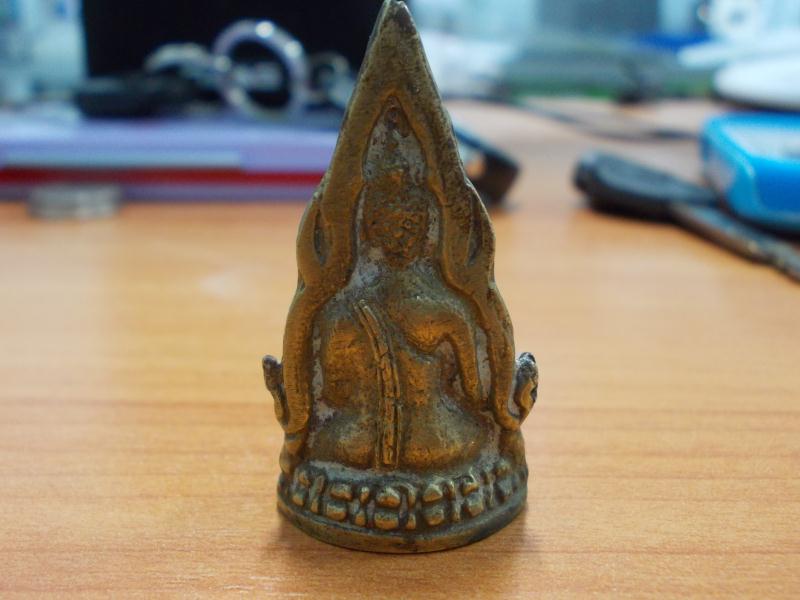 ช่วยดูหน่อยครับอยากทราบว่าแท้ไหมแล้วก็รุ่นไหนปีอ่ะไร