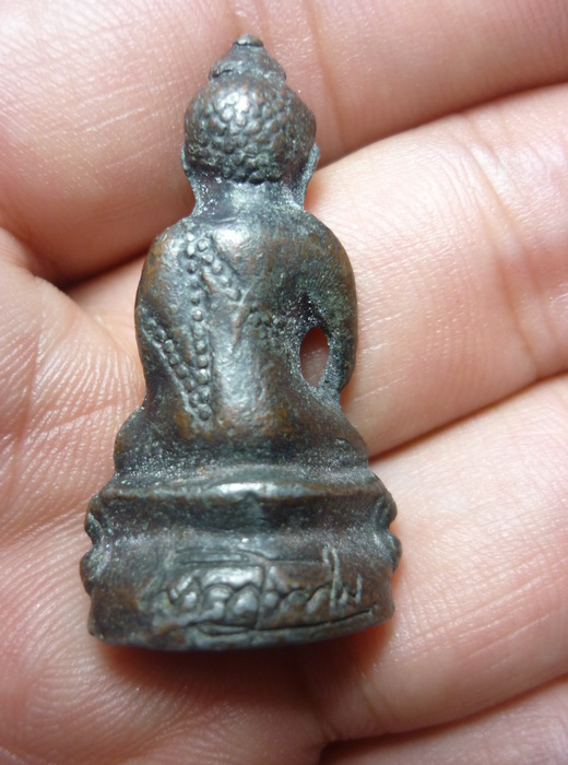 พระกริ่งอีกองค์ครับ รบกวนด้วยนะครับ