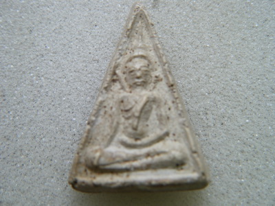 พระนางพญา หลวงปู่เผือก วัดกิ่งเเก้ว พิมพ์เทวดา ปี96