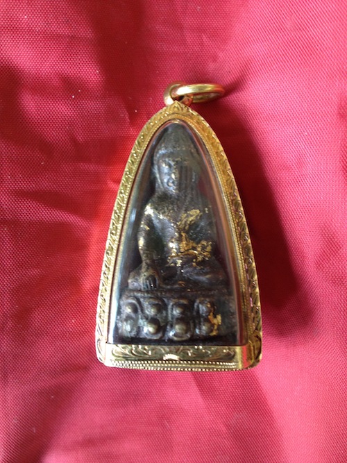 พระกริ่งเก่า หลังมีคำว่า จ , ล ที่ฐาน ......