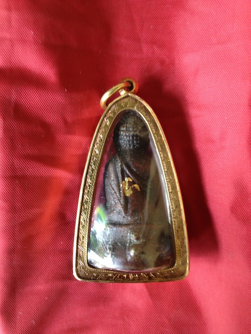 พระกริ่งเก่า หลังมีคำว่า จ , ล ที่ฐาน ......