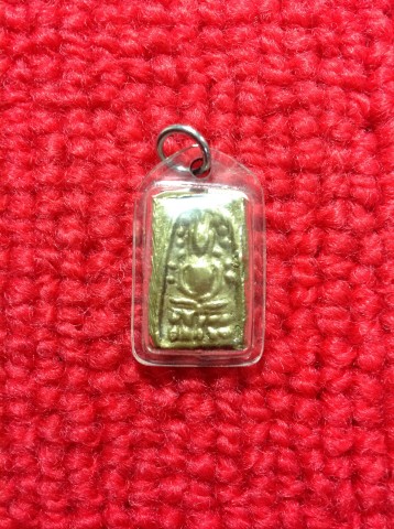 เหรียญหล่อองค์เล็กนี้รบกวนท่านผู้รู้ด้วยครับ 