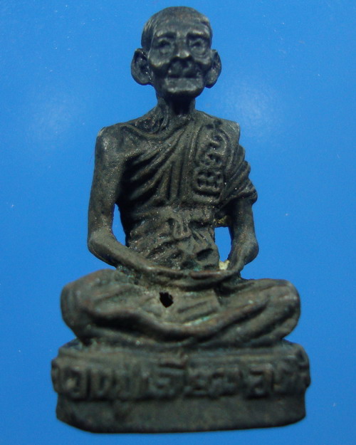 รูปเหมือนลอยองค์ หลวงปู่เจียม อติสโยวัดอินทราสุการาม(วัดหนองยาว)ต.กระเทียม อำเภอสังขะจังหวัดสุรินทร์