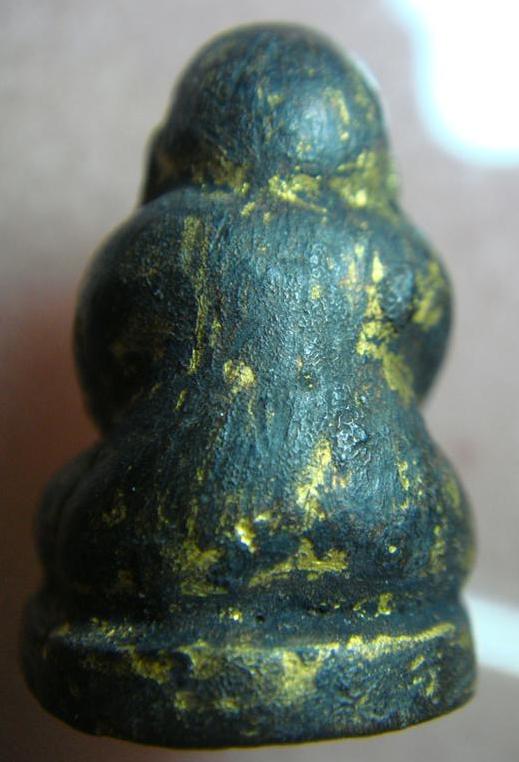 สอบถามพระปิดตา ไม้แกะ ลงรัก ปิดทอง มีชาดแดง พิมพ์นี้เป็นของสำนักได้ครับ