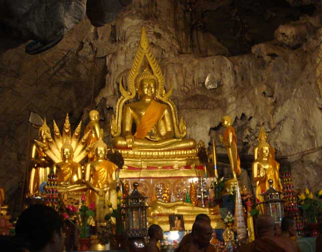 เก็บตกเล็กๆจากงานกฐินวัดถ้ำพญาข้างเผือก(หลวงปู่วิไลย์)...เอาบุญมาฝากเพื่อนๆครับ