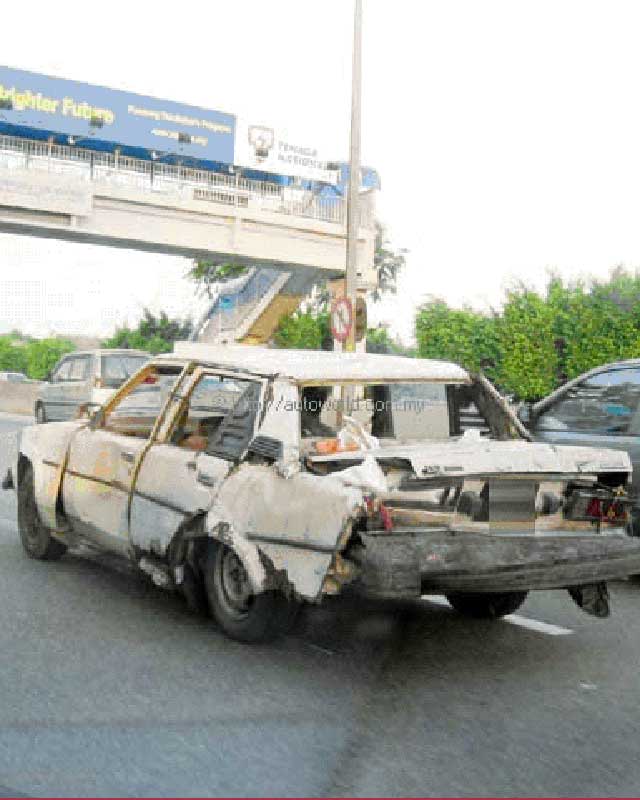 เพื่อนฝากขายรถ ราคาต่อรองกันได้ (ร้อนเงิน)เพื่อนฝากขายรถ Toyota Corolla ปี 99 (พ.ศ. 2499)