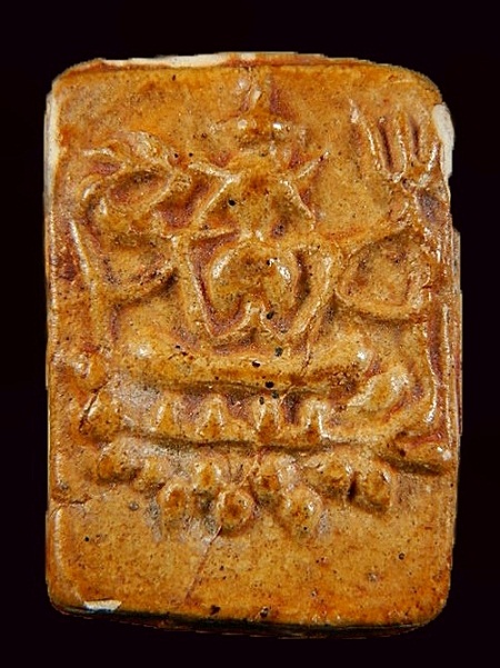 ไม่ทราบพระเกจิผู้สร้าง รบกวนด้วยครับ