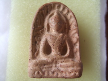 พระซุ้มกอกำแพงเพชร มีกนก