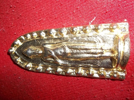 พระทองคำราคาหลักเเสน