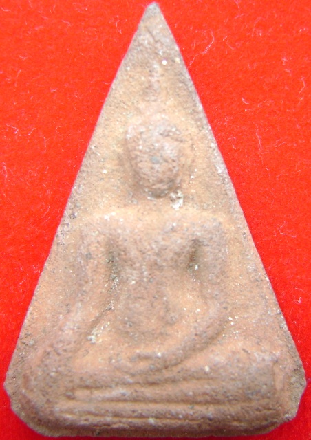 รบกวนผู้รู้ องค์นี้เขาเรียกว่าพระอะไรครับ