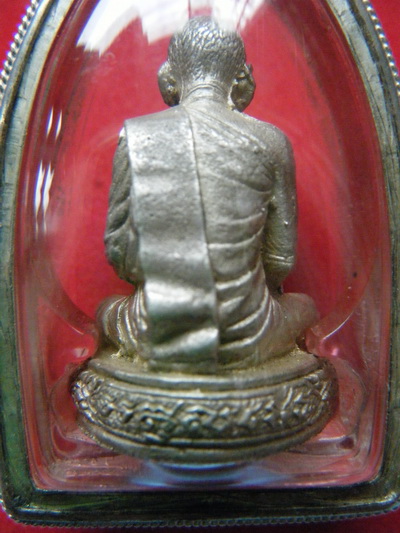 รูปหล่อ หลวงปู่ดุลย์ อตุโล วัดบูรพาราม ปี25 เนื้อเงิน ก้นช้าง เหลี่่ยมเงิน ลงยา