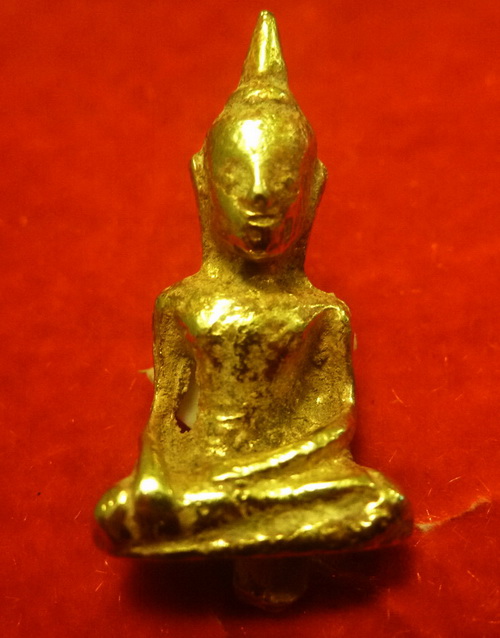 สอบถามพระยอดธง 2 องค์ ครับ