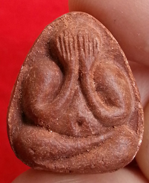 พระปิดตามหาเสน่ห์ หลังยันต์พุทโธ หลวงปู่โต๊ะ ปี 21 วัดลาดปลาเค้า (เนื้อว่านสบู่เลือด) 