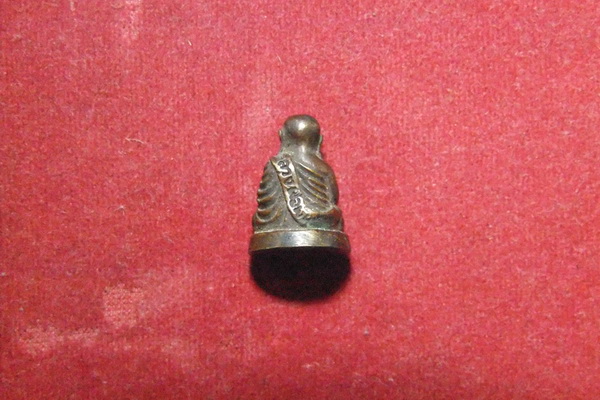 สอบถามรูปหล่อหลวงพ่อเงินครับ