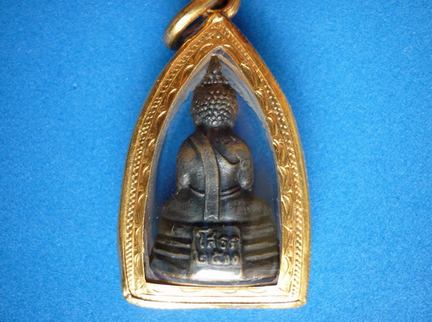 หลวงพ่อพระพุทธโสธร ปี 2500 พร้อมกรอบทองคำ (พิมพ์กลาง)