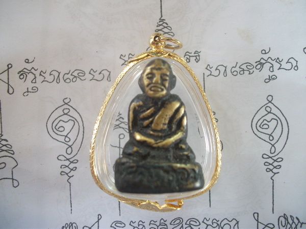 รูปหล่อโบราณ หลวงพ่อทองสุข รุ่นแรก พิมพ์ฐานสูง พ.ศ.2499 แห่งวัดตะโหนดหลวง เพรชบุรี