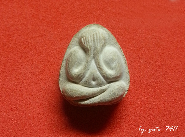 [ใหม่] พระปิดตามหาเสน่ห์ หลังยันต์พุทโธ หลวงปู่โต๊ะ ปี 21 วัดลาดปลาเค้า (เนื้ออิทธิเจ))