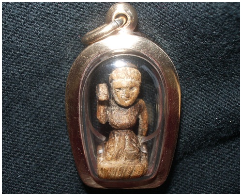 นางกวัก เนื้อไม้เก่ามาก เลี่ยมนาคแก่ทอง ขัดมัน หลวงปู่บุญ วัดกลางบางแก้ว นครปฐม