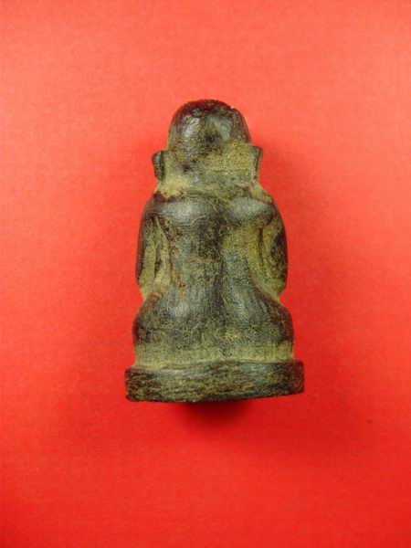 ท่านใดทราบบ้าง พระปิดตา เนื้อไม้สีดำ ขนาดสูง1นิ้ว