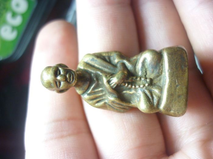 รบกวนของคำชี้แนะครับ รูปหล่อสมเด็จโต