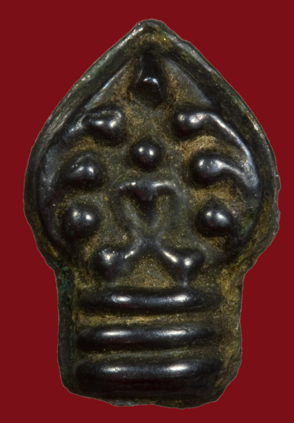 ปรกโพธิ์กับพระชัยวัตรครับ