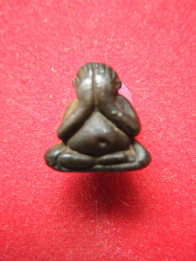 พระปิตตาปุ้มปุ่ย เนื้อชินบชร หลวงปู่ทิม วัดละหารไร่  ระยอง