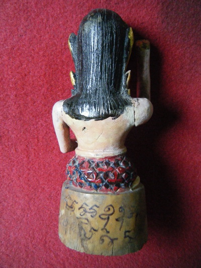 นางกวัก ไม้เเกะ ก้นฝังตะกรุดเงิน เก่า ไม่ทราบที่