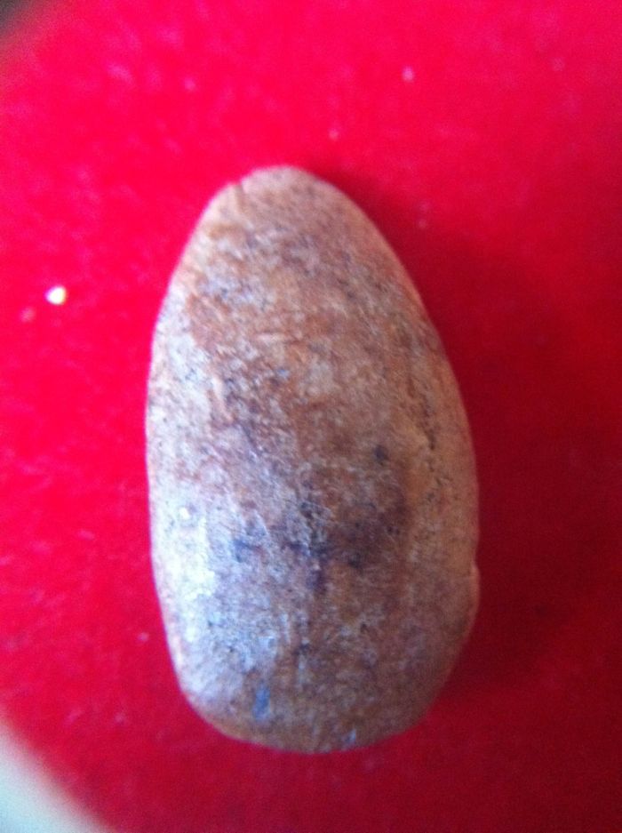 พระทรงเม็ดขนุน ครับ 2 องค์ช่วยดูให้หน่อย