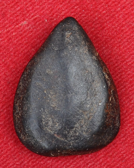 พระกลีบบัวเนื้อผงดำ พิมพ์ปรางปฐมเทศนา ไม่รู้ที่ ใครรู้ช่วยหน่อยคับ