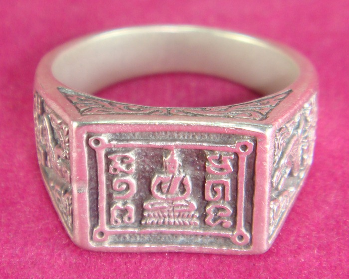 สอบถามแหวนเงินหน้าพระพุทธหลวงปู่ดู่ ปี 2525