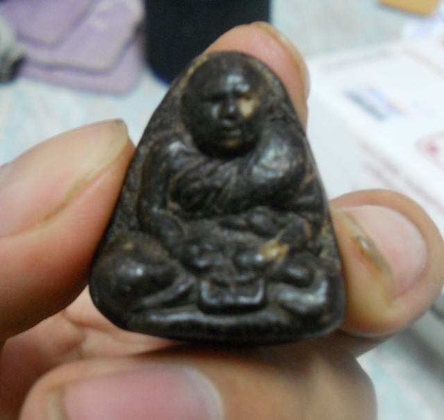 เขาบอกมาว่า หลวงพ่อครน บางแซะ รัฐกรันตัง ๒ หน้ามีกริ่ง รบกวนด้วยครับ(แท้ไหมครับ)