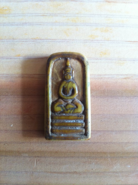 ผมมีพระหลายองค์แต่ไม่รู้จักวัดอยากได้คำปรึกษาหน่อยครับ