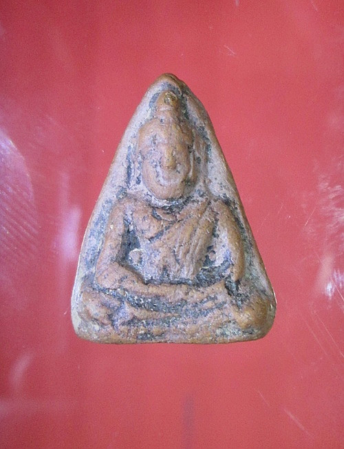 ช่วยดูพระเนื้อดินหน่อยครับ