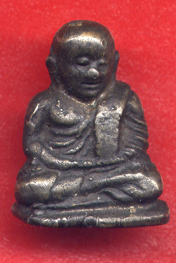 พระหลวงพ่อเงินพิมพ์นิยมแก่เงิน