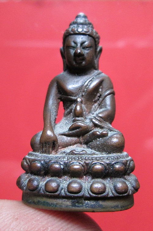 ช่วยดูพระกริ่งให้หน่อยครับ