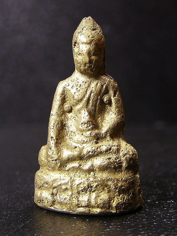 พระชัยวัฒน์ที่ไหนครับ  พี่ๆช่วยกรุณาชี้แนะด้วยครับ