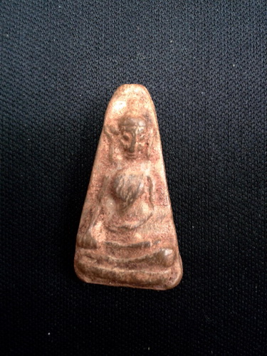 รบกวนดูพระผงสุพรรณองค์นี้ให้หน่อยครับ