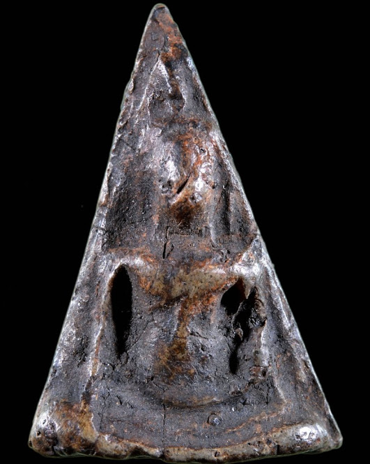 สอบถามพระนางพญาเข่าโค้งพิษณุโลกครับ