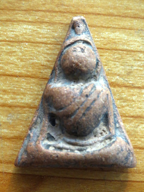 +++ พระนางพญาเข่าตรง ขอคำชี้แนะด้วยครับผม+++